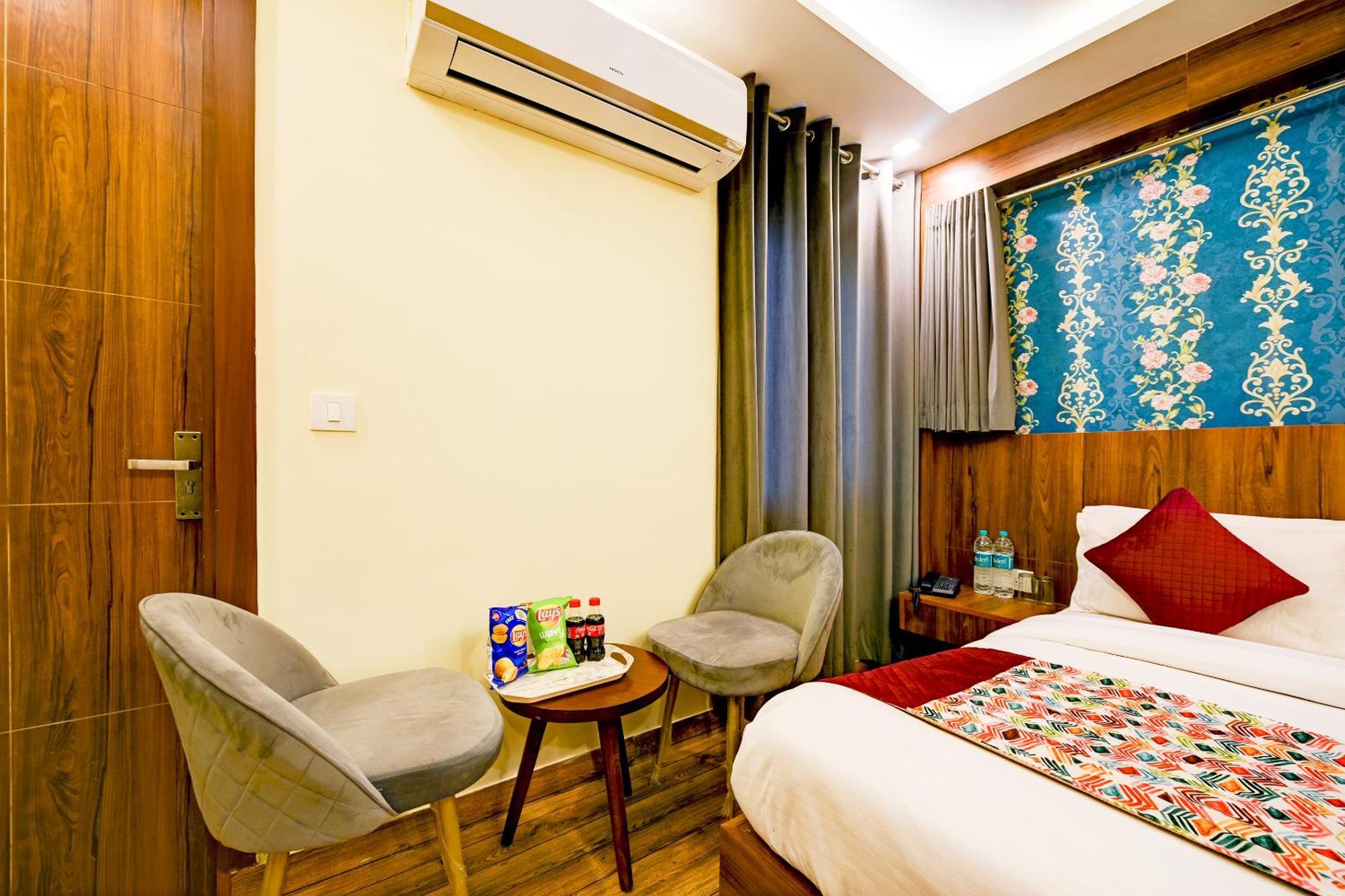 Rosewood Suites A Family Hotel Near Delhi Airport Нью-Дели Экстерьер фото
